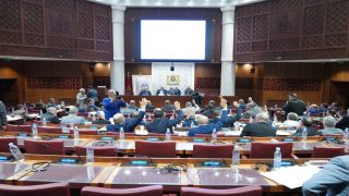 قوانين الأحزاب والانتخابات.. مصادقة بالأغلبية ونقاش محتدم داخل لجنة الداخلية