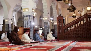 في خطبة موحدة لوزارة الأوقاف: التدين لا يُقاس بالمظهر بل بالالتزام بالنظام