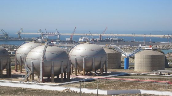 محمد والزين يطالب بتوضيح حقيقة المخزون الاستراتيجي للمحروقات ويثير جدل تقلب الأسعار بالمغرب